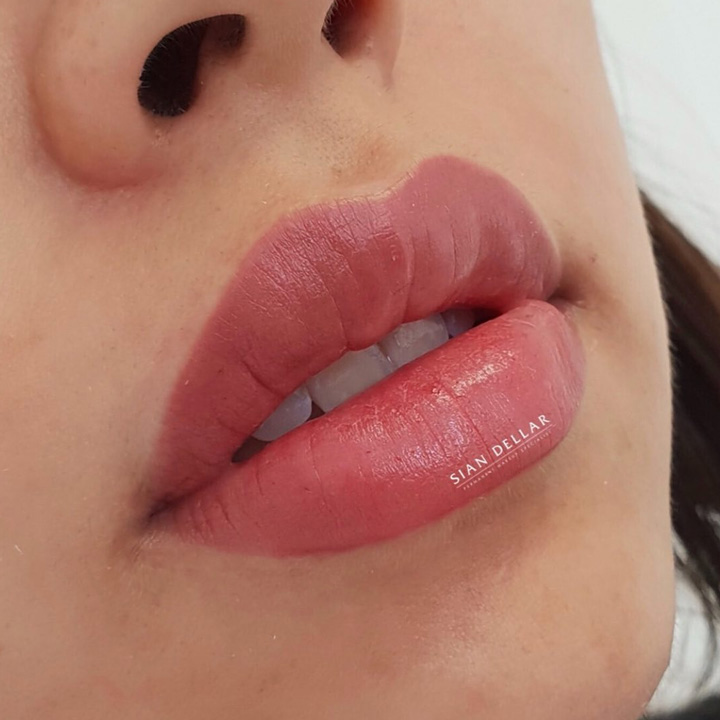 5 things you need to know before getting a semipermanent lip tattoo   Beauty Bar