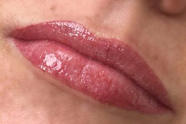 Lip blush tattoo full colour