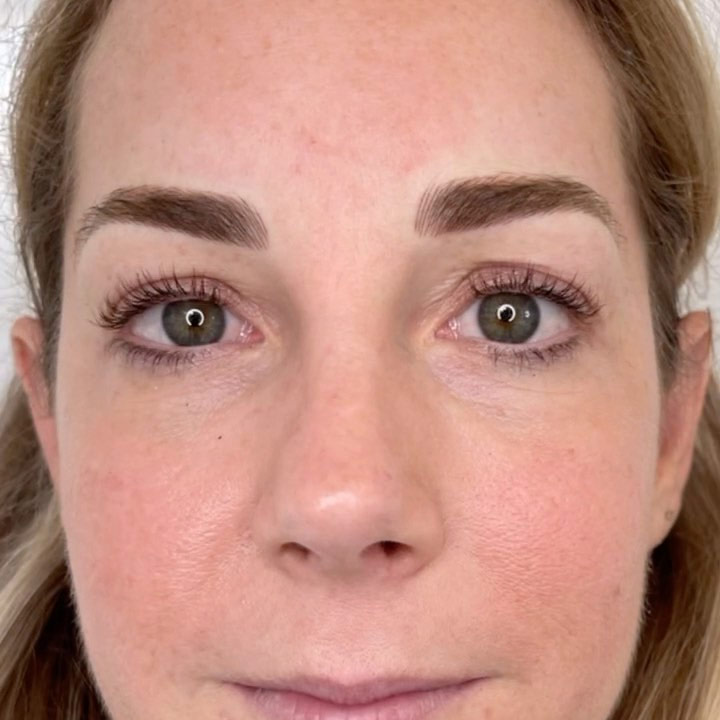 Microbladed brows soft arch style